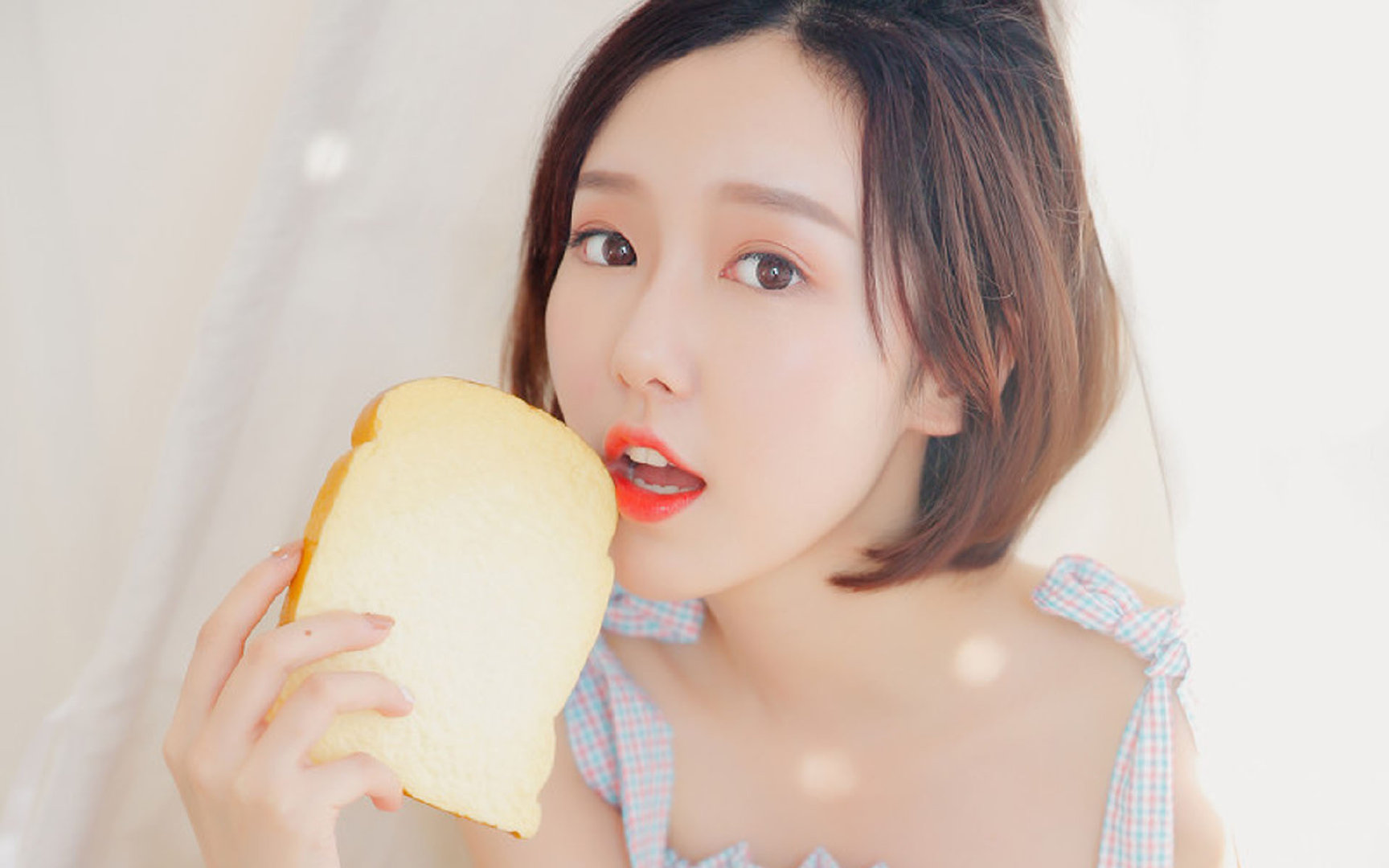 AYX体育官网-巴伦西亚惊险战平，主场难以取胜，巴伦西亚市