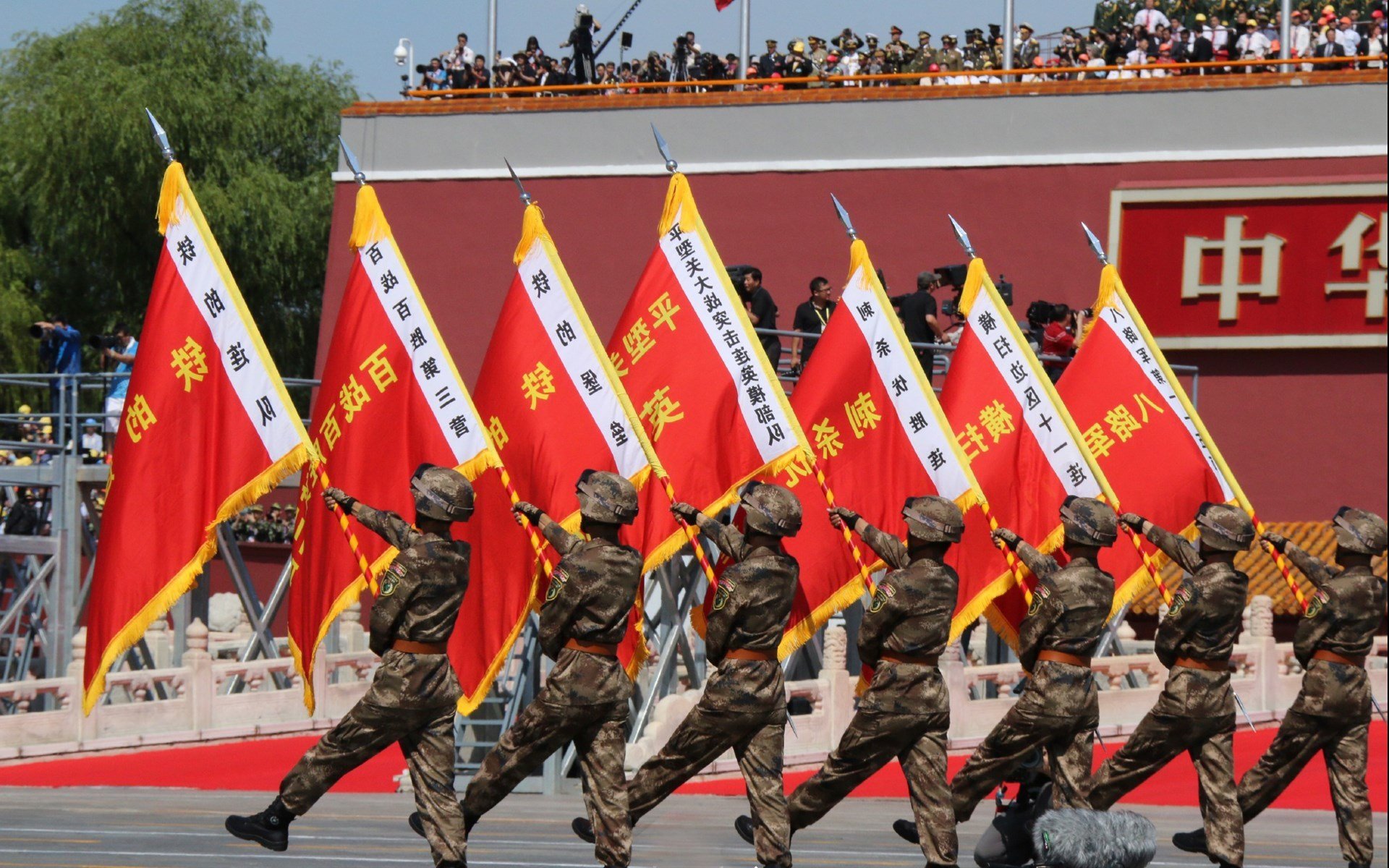 爱游戏娱乐-掘金逆转快船，约基奇再次收获三双，掘金中锋约基奇是哪国人